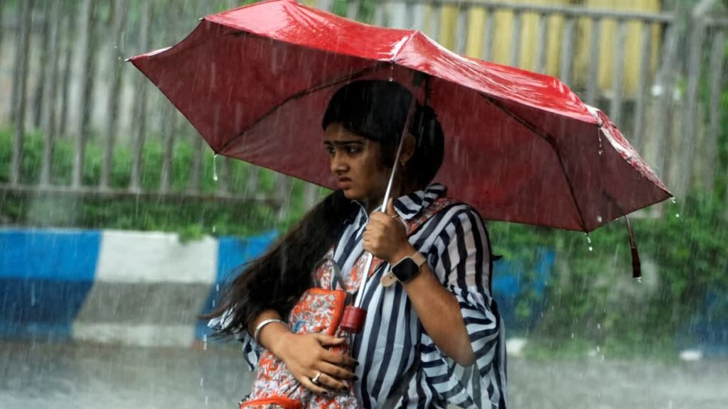 मध्य प्रदेश में मानसून की धुआंधार एंट्री! महज दो दिनों में 19 जिलों में पहुंचा, 38 जिलों में आंधी-बारिश का अलर्ट