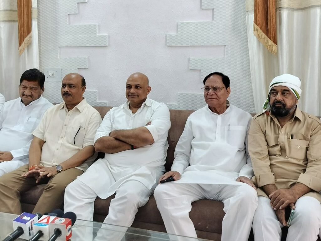 बालाघाट कांग्रेस जिला अध्यक्ष की दौड़ तेज़, 20 से अधिक दावेदारों में मंथन, चयन प्रक्रिया के अंतिम चरण में पहुंचा संगठन सृजन अभियान