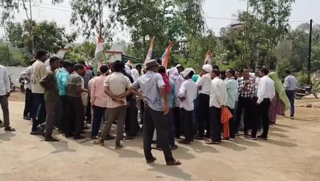 5000 पेड़ काटे, चारागाह पर कब्जा, बालाघाट के सालेटेका गांव में रातोंरात हुई 'साजिश' का ग्रामीणों ने किया खुलासा