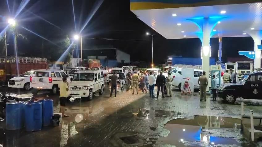 मुख्यमंत्री मोहन यादव की गाड़ियों में डीजल की जगह भरा पानी, रतलाम में मचा हड़कंप, गाड़ियां खड़ी कर चल रही जांच