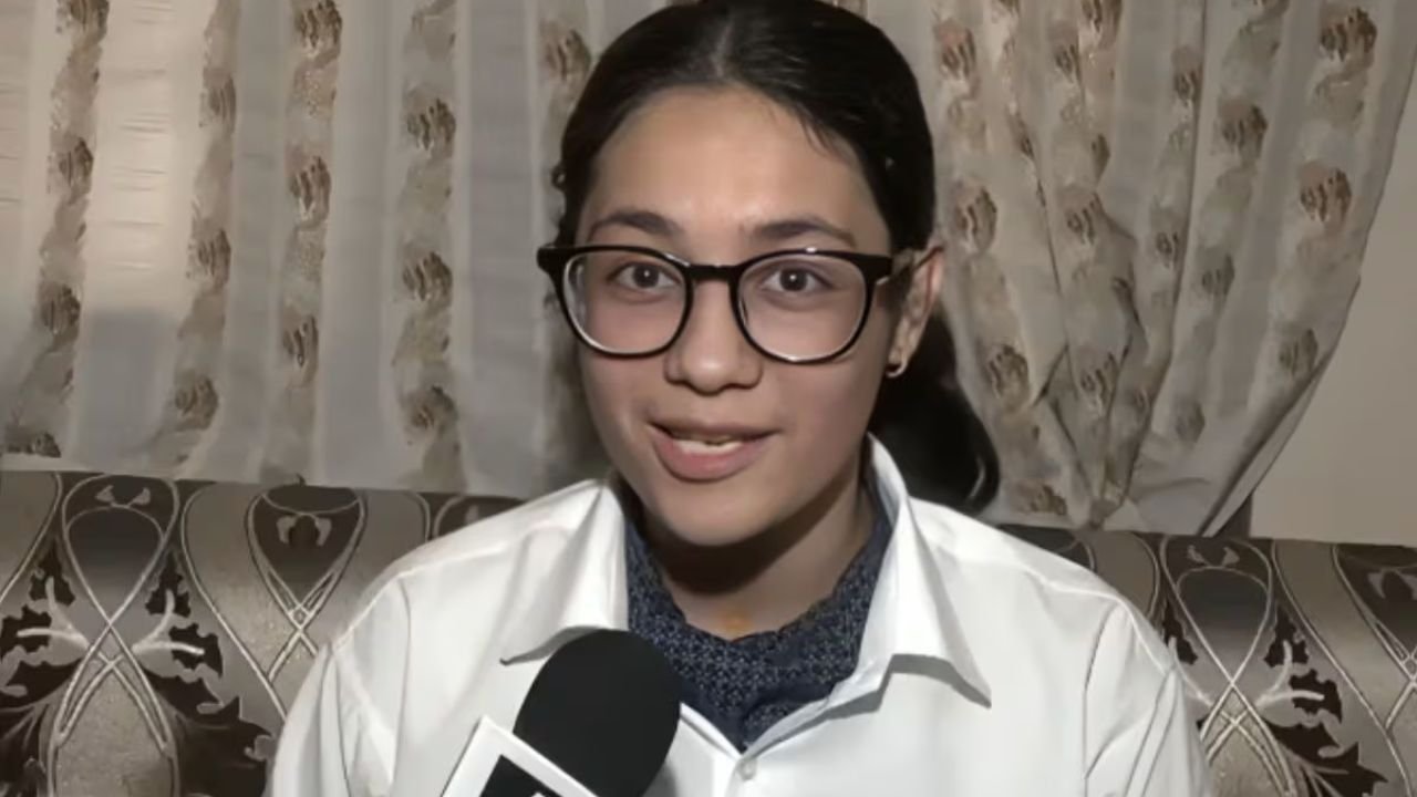 इंदौर की 12वीं की छात्रा बनी एक दिन की मेयर, अनन्या वाधवानी का प्रेरणादायक अनुभव