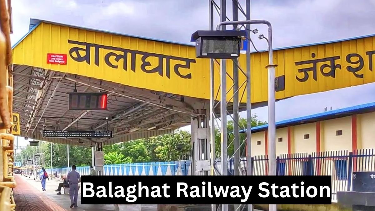 Balaghat Railway Station: बालाघाट स्टेशन पर धूल, शोर और अव्यवस्था का कहर