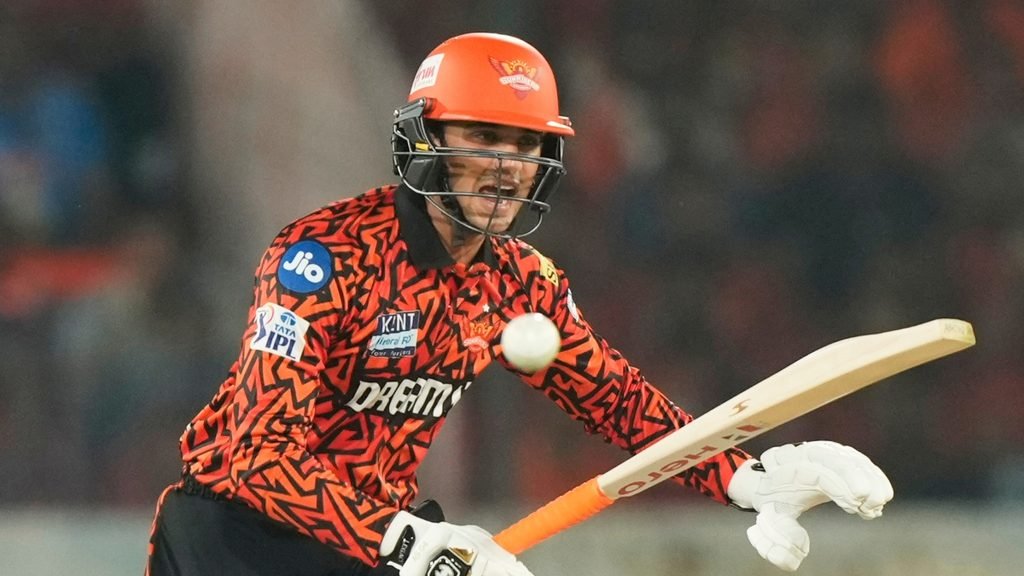 अभिषेक शर्मा SRH छोड़ना चाहते हैं: कप्तानी न मिलने से नाराज, IPL 2027 से पहले नई टीम की तलाश में सितारा बल्लेबाज